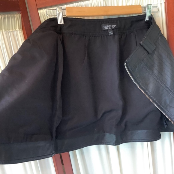 Topshop Black Faux Leather Mini Skirt with Zipper Front Size 2 - Picture 5 of 6